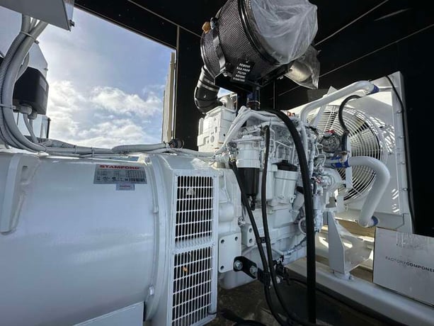 250 KW Blue Star Power Systems #JD250-02, diesel generator set, 120/208 Volts, 422 HP @ 1800 RPM, John Deere - Image 5