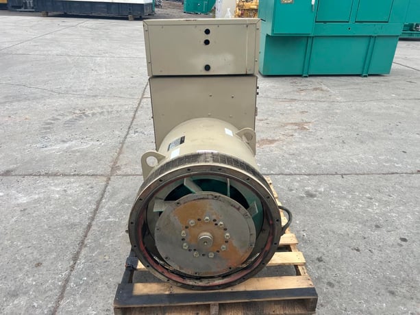 300 KW, Cummins 500FDR7018JJ, generator end with controller, 277/480 Volts, 1046 hours - Image 3