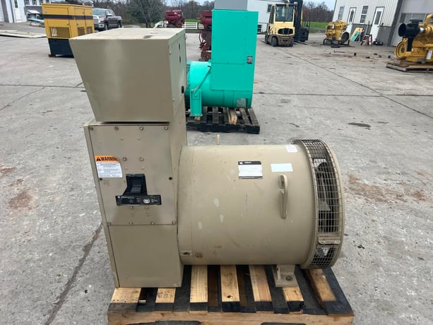 300 KW, Cummins 500FDR7018JJ, generator end with controller, 277/480 Volts, 1046 hours - Image 6