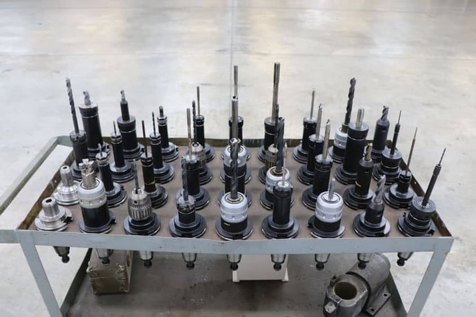 Caterpillar 50 assorted tool holders in cart (36 available) - Image 7
