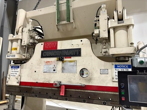175 Ton, Cincinnati #175FMIIx6', hydraulic press brake, 6' overall - Image 3