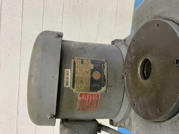 Bridgeport, vertical mill head with Cincinnati mill base, 10" x42" table, 2 HP, quick change taper in spindle - Image 4