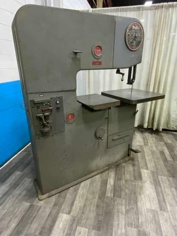 36" x 13" DoAll #3613-1, vertical saw, 26" x 26" table area, blade welder with grinder, 2 HP - Image 3