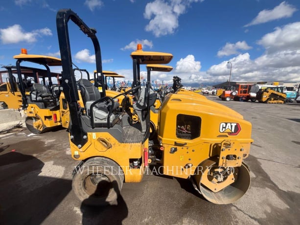 Cat CC2.7, Backhoe Loader, 837 hours, S/N: 64500106, 2021 - Image 7