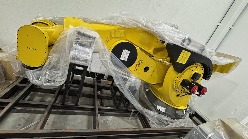 Fanuc, M-2000iA/2300, 6-Axis robot with R-30iB Control, 2300 Kg payload, 3734mm reach, new, never used, 2019 - Image 2