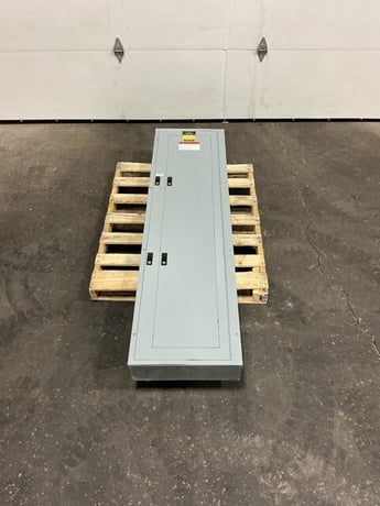 600 Amp. General Electric, AQF3426JBX Series II, panelboard, 4W, 120/208Y Volts, 3 phase - Image 2
