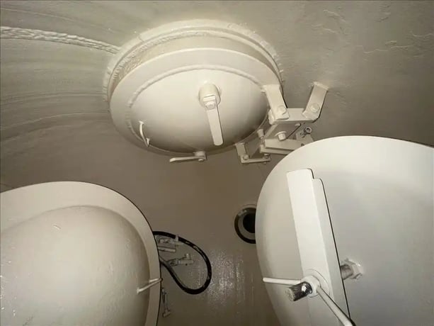 TUP Decompression Chamber, Perry Baromedical Baromedical, side lock manway, slide flange, 1973 - Image 5