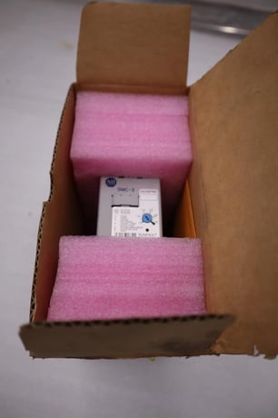 Allen-Bradley Bradley 150-C3NCD Ser B 150 SMC-3 Smart Motor Controller 3A - STOCK GF57 - Image 3