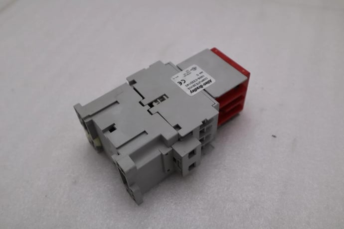 Allen-Bradley Bradley 100-C23*10 Safety Contactor SERC INCLUDES 100-C23*10 & 100S-F NEW - Image 1