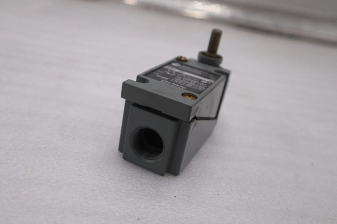 Allen-Bradley Bradley Switch 802T-HP NEW UNIT STOCK K-4028CC - Image 3