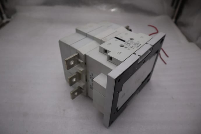 Allen-Bradley 100-D420 Industrial Contactor 100-D 110-130V - STOCK 3729CC - Image 5