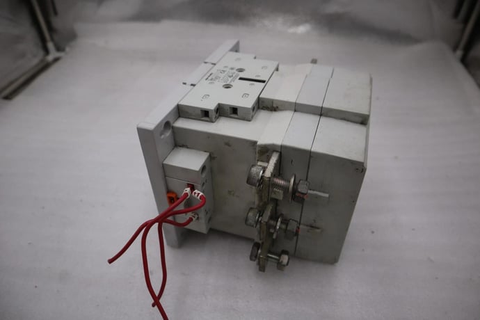 Allen-Bradley 100-D420 Industrial Contactor 100-D 110-130V - STOCK 3729CC - Image 6