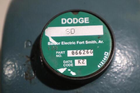 New dodge p2b-sd-215e 066266 2-15/16" pillow block roller bearing - stock cc-52 - Image 2