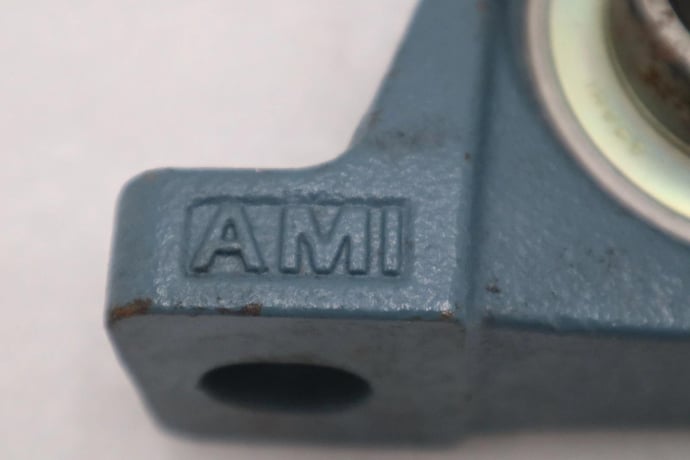 New open box ami pillow block bearing p207t stock h937a - Image 3