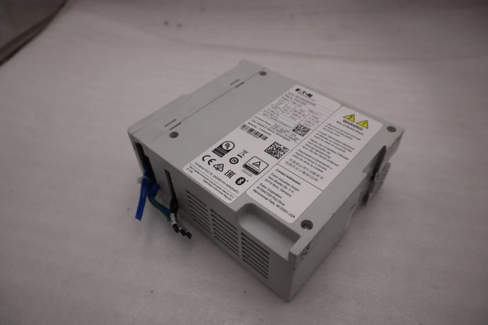 Eaton dm1-342d2nb-s20s vfd 480v 1hp powerxl stock 2893a - Image 3