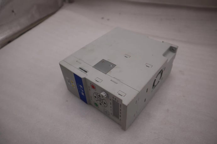 Eaton dm1-342d2nb-s20s vfd 480v 1hp powerxl stock 2893a - Image 4