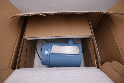 NEW OPEN BOX ROSEMOUNT 8732EMT1A1N5M4 Flow Transmitter STOCK GF7 - Image 1