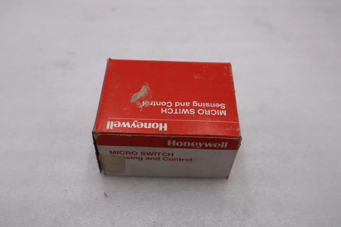 NEW OPEN BOX Honeywell BZE6-2RN Micro Limit Switch BZE62RN STK K2104CC - Image 4