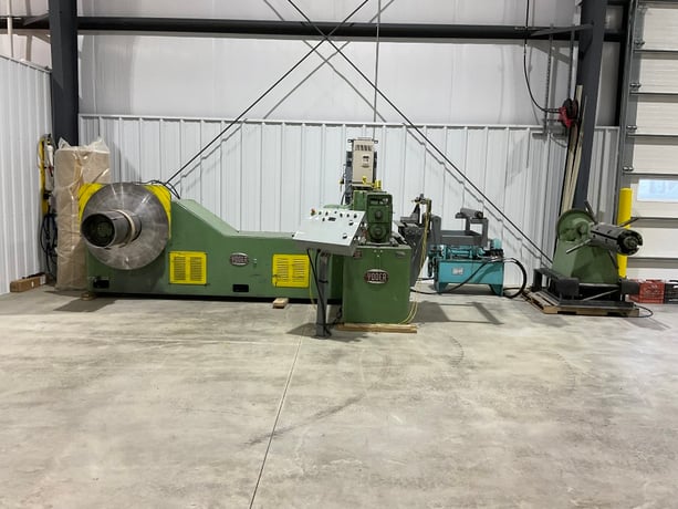 28.5" Yoder, slitter, pull thru, 16" recoiler, 20" uncoiler, 28" coil - Image 1