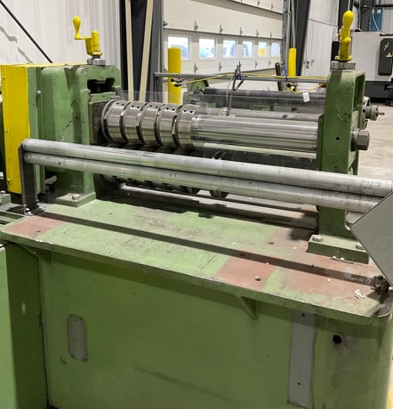 28.5" Yoder, slitter, pull thru, 16" recoiler, 20" uncoiler, 28" coil - Image 3