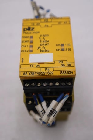 PILZ 777504 Safety Relay PNOZ XV2P 0.5/24VDC 2N/o 2N/o STOCK H1825 - Image 1