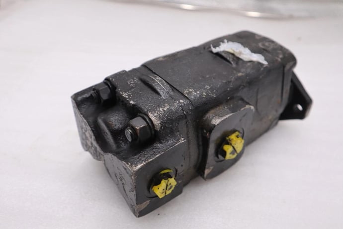 3269121137 Parker Commercial Intertech Gear Pump STOCK H1832 - Image 2