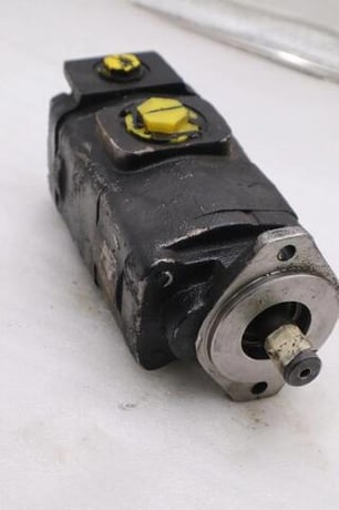 3269121137 Parker Commercial Intertech Gear Pump STOCK H1840 - Image 1