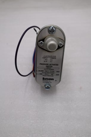 NEW OPEN BOX Barksdale C9612-3 Pressure Actuated Switch STK H960A - Image 1