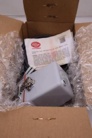 Fireye 55UV5-1009 UV Self-Check Flame Scanner With 1" NPT Threads NEW #H1859 - Image 1