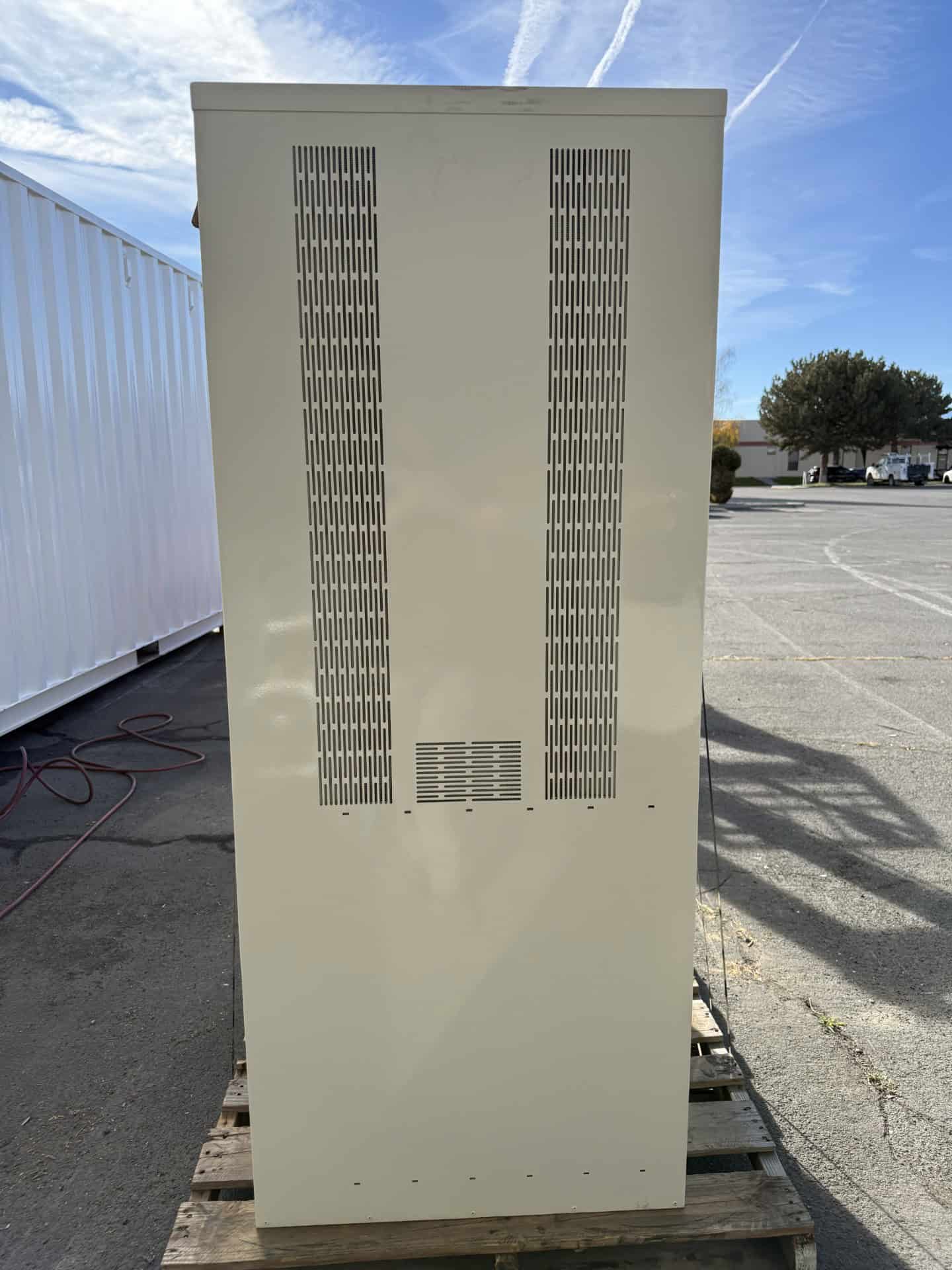 Delta #ESOA400-HCU02, battery cabinet, -48 VDC, in stock - Image 1