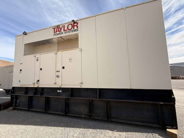 1000 KW Taylor #DS1000M, diesel generator set, 277/480 Volts, 2007 - Image 3