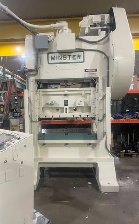 100 Ton, Minster #P2-100-48, straight side punch press, 3" stroke, 17.5" Shut Height, 15 HP - Image 2