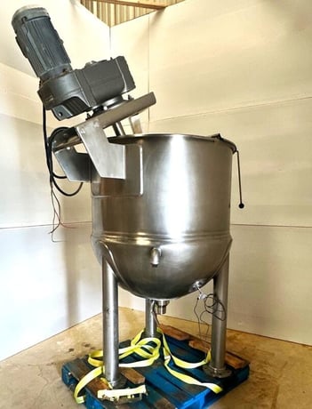 200 gallon Lee Industries #200Eina-2, Stainless Steel Inclined Agitation Jacketed Mix Kettle, 90 psi @ - Image 2