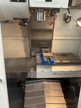 Hurco #VM-10, CNC Vertical Machining Center, 26" X, 16" Y, 20" Z, 30" x 14" Table, 15 HP, 10000 RPM, CAT40 - Image 4