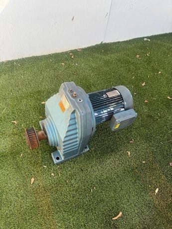 7.5 HP 1720 RPM Sew-Eurodrive, TEFC, DFV132S4, SEW RX107DV132S4, 3.38:1 Ratio, 230/460 Volts - Image 9