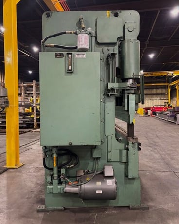 160 Ton, Betenbender #10-160T, hydraulic press brake, 3-Axis, 10' overall, 102.5" between housing, 6" stroke - Image 2