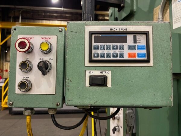 160 Ton, Betenbender #10-160T, hydraulic press brake, 3-Axis, 10' overall, 102.5" between housing, 6" stroke - Image 5