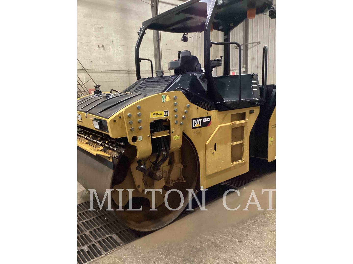 Caterpillar CB13, Compactor, 3674 hours, S/N: PWP00608, 2020 - Image 8