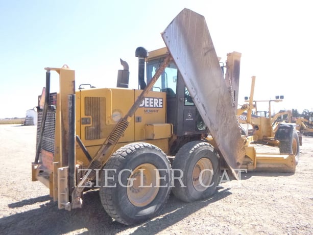Deere & Co 770CH, Motor Grader, 15768 hours, S/N: DW770CH585482, 2002 - Image 3