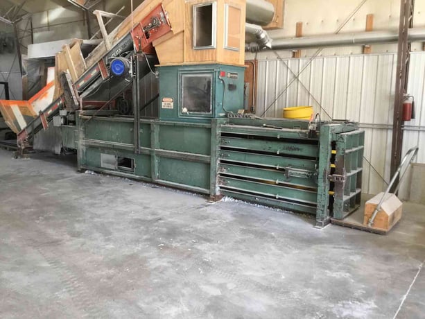 Maren, Horizontal Baler, 70" x 31" x 42", Closed Door, Manual Tie, w/ Byron 3020B Hydraulic Driven Conveyor - Image 1