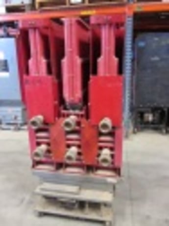 2000 Amps, ITE, 15HK, electrically operated, drawout, #AB0616 - Image 4
