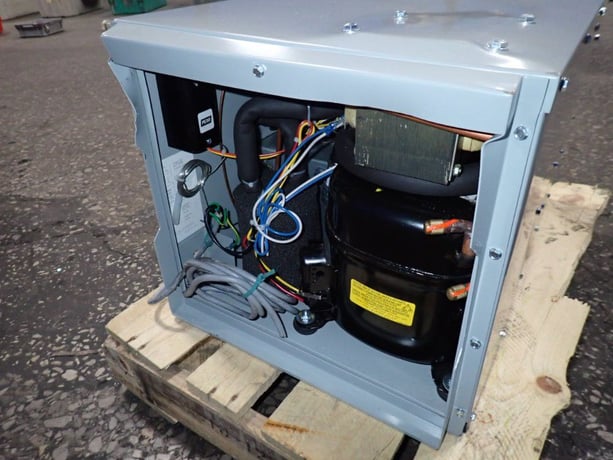 Nvent #HB160846G040, Electronic Enclosure Air Conditioner, R-407C, 7075/8133 BTU Cooling, 50/131 &deg;F Temp. - Image 4