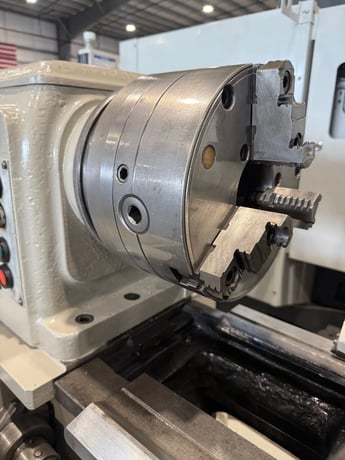 20"/28" x 36" Lion #C11MB, heavy duty gap lathe, 10" 3-jaw chuck, 2-1/2" bore, inch/metric, tool post, 1980 - Image 10
