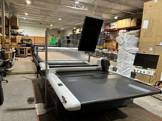 Lectra #VT-FU-Q25-72, Vector Q25 Multi-Ply Fabric Cutting Machine, 1" fabric-ply height, 6'72" effective - Image 1