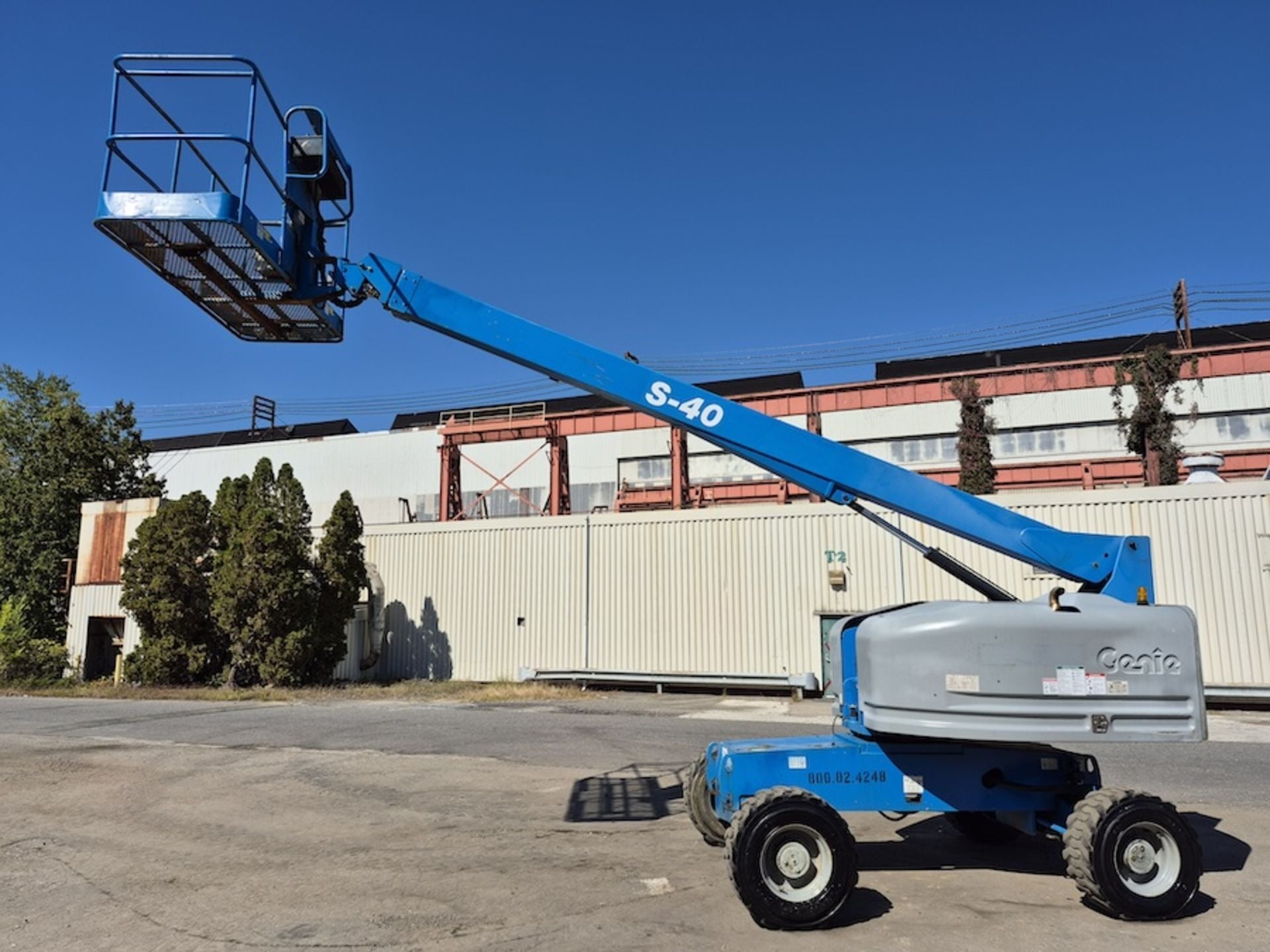 500 lb. Genie #S-40, telescopif boom man lift, 4WD, 40' height, 31'8" reach, Deutz diesel engine - Image 3