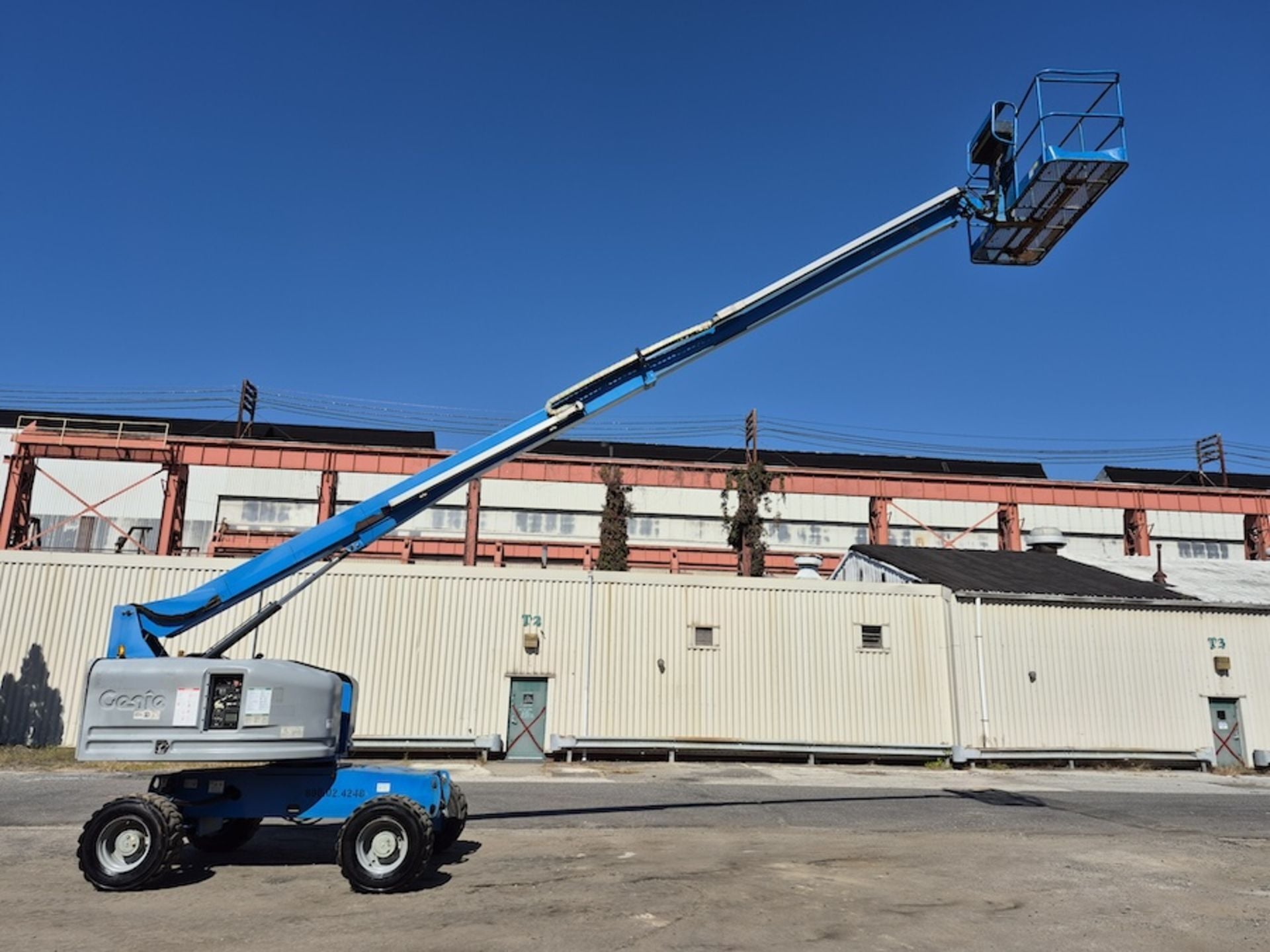 500 lb. Genie #S-40, telescopif boom man lift, 4WD, 40' height, 31'8" reach, Deutz diesel engine - Image 6