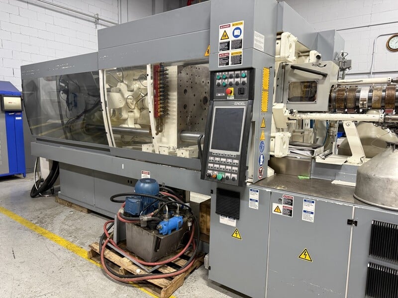 310 Ton, 21.21 oz., Engel #Emotion-1340/310, injection molding machine, 55mm screw, 2011 - Image 2