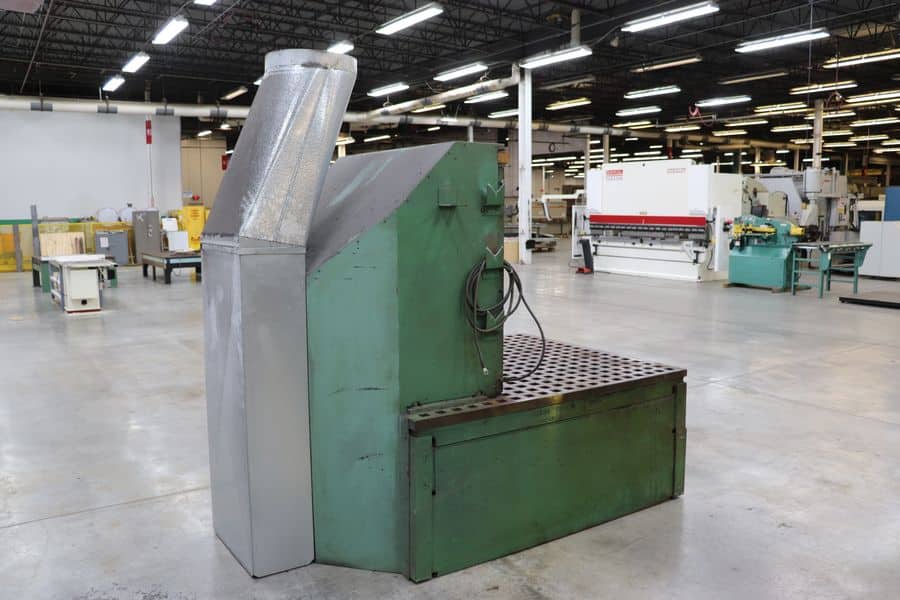 5' x 6' Acorn, welding table in stand, grounding lead, ventilation ducting - Image 4