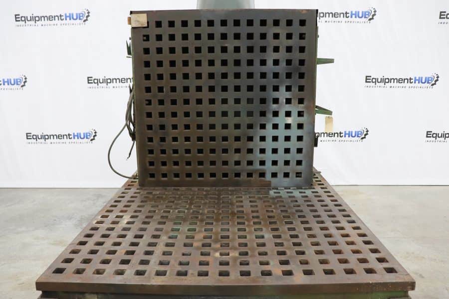 5' x 6' Acorn, welding table in stand, grounding lead, ventilation ducting - Image 6