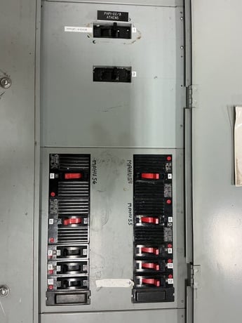 400 Amp. General Electric, NHB, panelboard, 4-wire, 3 phase, 277/480Y Volts - Image 8